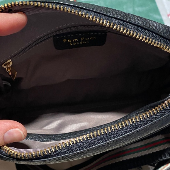 Pom Pom London Elegant Black Crossbody Bag - Picture 8 of 13